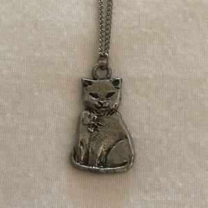 Vintage Signed Seagull Pewter Sitting Kitty Cat, Feline, ￼Necklace